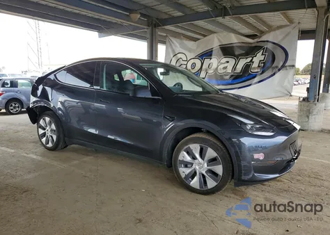 2024 Tesla Model Y z USA, uszkodzony, nr VIN 7SAYGDEE1RF032001